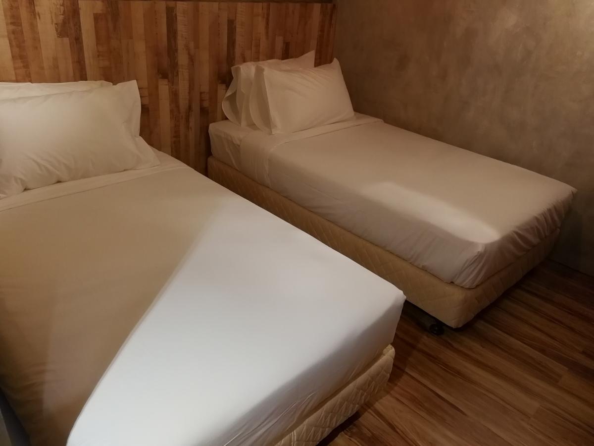 ホテル ザ ライズ ルーム クアラ・トレンガヌ エクステリア 写真 Two single beds