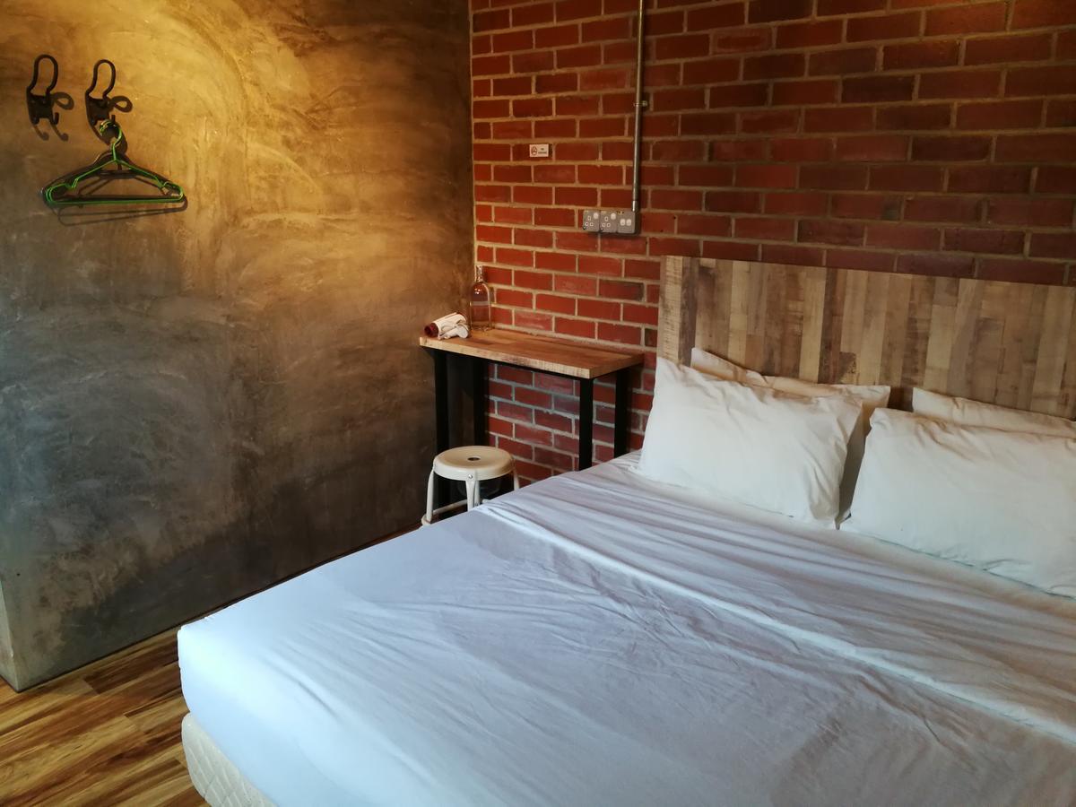 ホテル ザ ライズ ルーム クアラ・トレンガヌ エクステリア 写真 A bedroom at the hotel